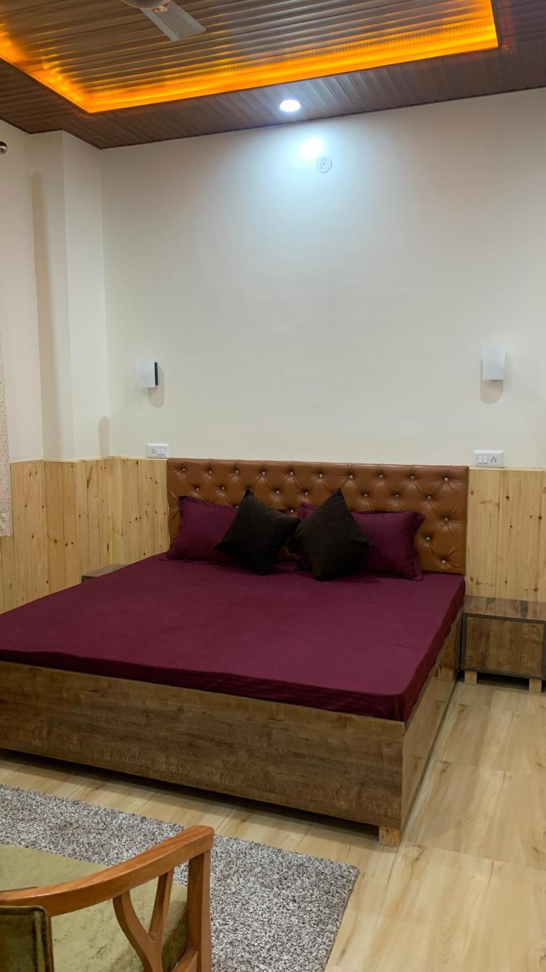 Tulip Flowing River View Hotel. Shamshi Ngoại thất bức ảnh
