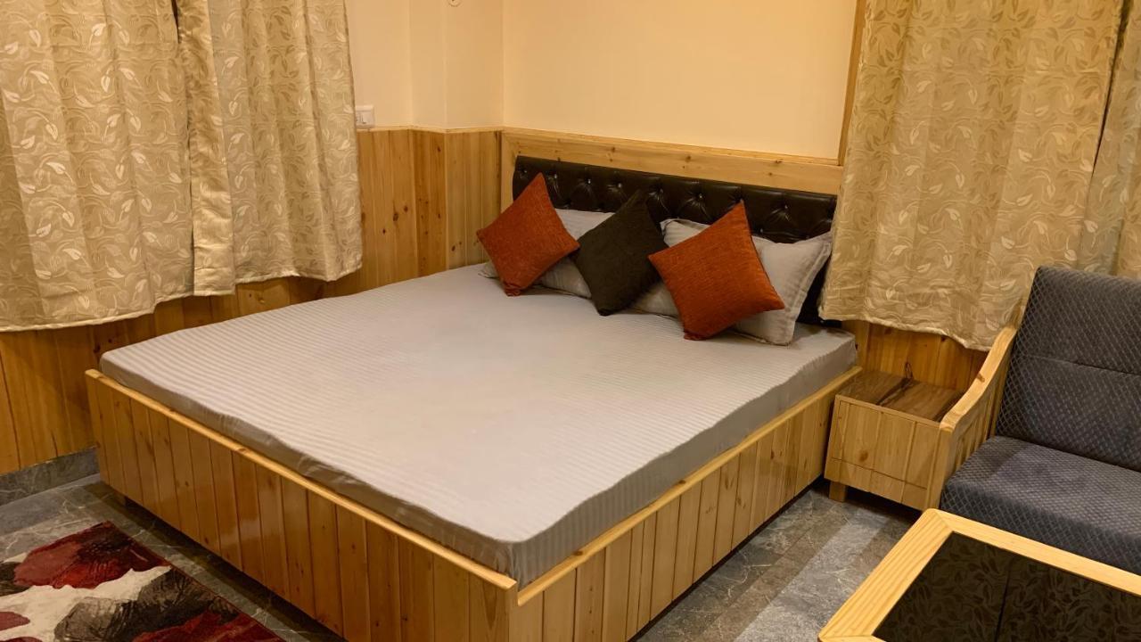 Tulip Flowing River View Hotel. Shamshi Ngoại thất bức ảnh