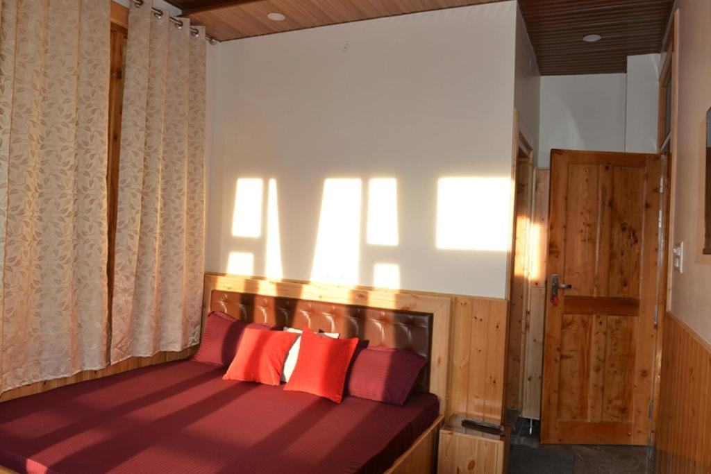 Tulip Flowing River View Hotel. Shamshi Ngoại thất bức ảnh