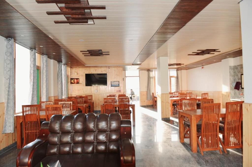 Tulip Flowing River View Hotel. Shamshi Ngoại thất bức ảnh
